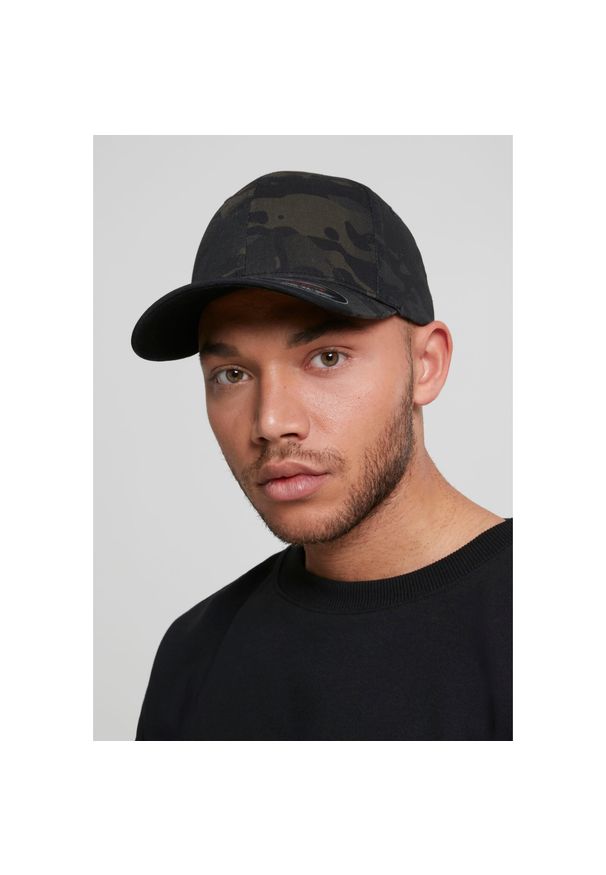 Urban Classics - Czapka Urban Classic multicam. Kolor: czarny