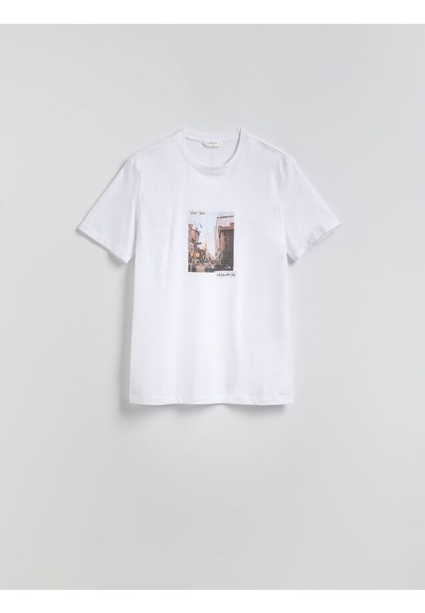Reserved - T-shirt regular z nadrukiem - biały. Kolor: biały. Materiał: bawełna, dzianina. Wzór: nadruk