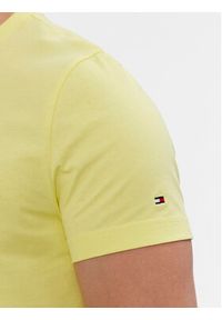 TOMMY HILFIGER - Tommy Hilfiger T-Shirt Tommy Logo Tee MW0MW11797 Żółty Regular Fit. Kolor: żółty. Materiał: bawełna #3