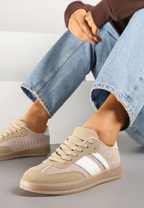 Renee - Ciemnobeżowe Klasyczne Sneakersy Tenisówki na Półprzezroczystej Podeszwie Niniel. Kolor: beżowy. Materiał: jeans