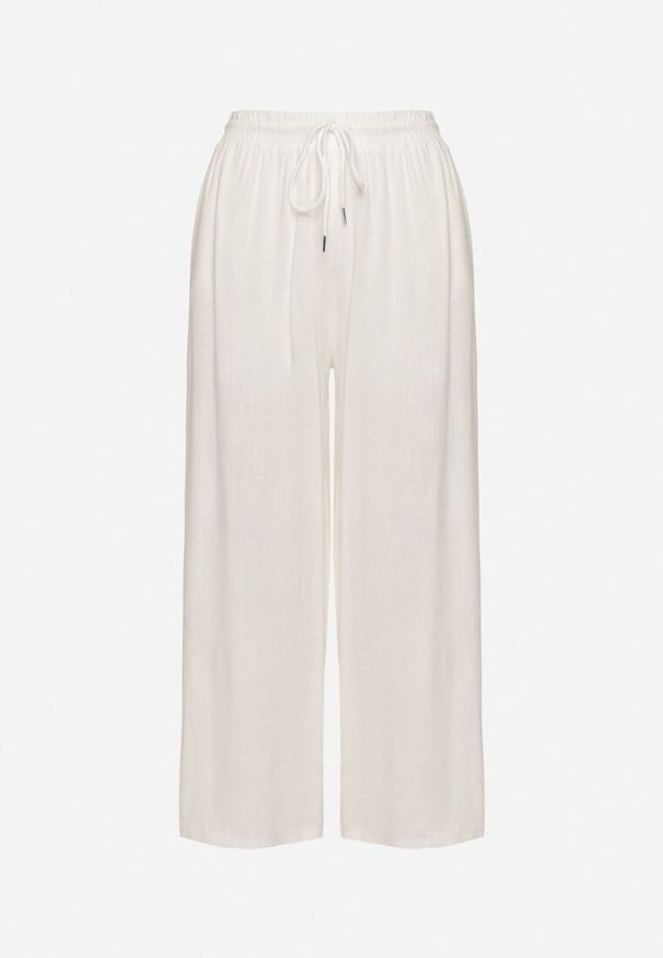 Born2be - Białe Bawełniane Spodnie z Gumką w Talii o Luźnym Fasonie Efraia. Okazja: na co dzień, na randkę. Kolor: biały. Materiał: bawełna. Styl: klasyczny, casual