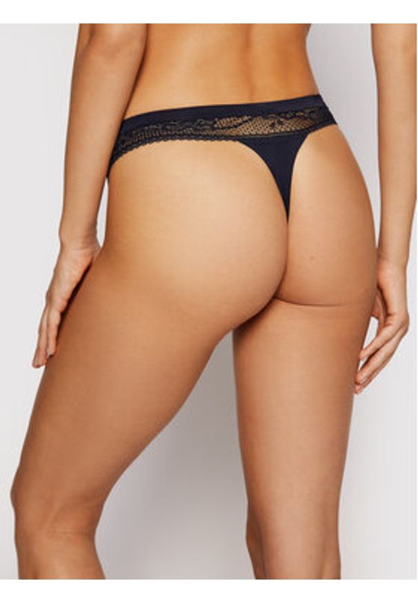 TOMMY HILFIGER - Tommy Hilfiger Stringi UW0UW02473 Granatowy. Kolor: niebieski. Materiał: syntetyk