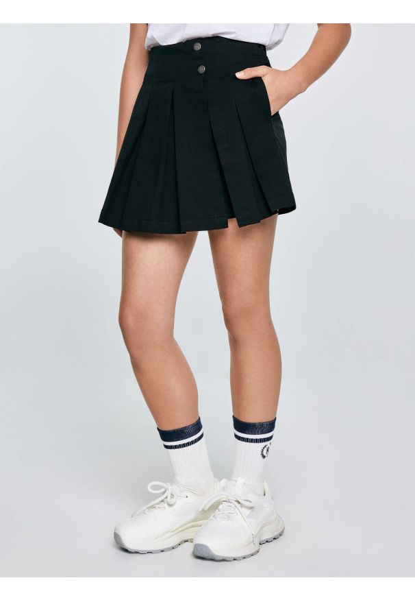 Big-Star - Spódnico-szorty dziewczęce rozkloszowane czarne Kardilana 906. Kolor: czarny. Materiał: żakard, tkanina. Wzór: aplikacja. Typ sukienki: rozkloszowane. Styl: młodzieżowy, klasyczny, elegancki