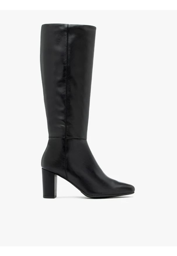 Ryłko - Czarne kozaki na obcasie ze skóry licowej. Okazja: na co dzień. Zapięcie: zamek. Kolor: czarny. Szerokość cholewki: normalna. Materiał: skóra. Sezon: jesień, wiosna. Obcas: na obcasie. Styl: street, klasyczny, elegancki, casual. Wysokość obcasa: średni