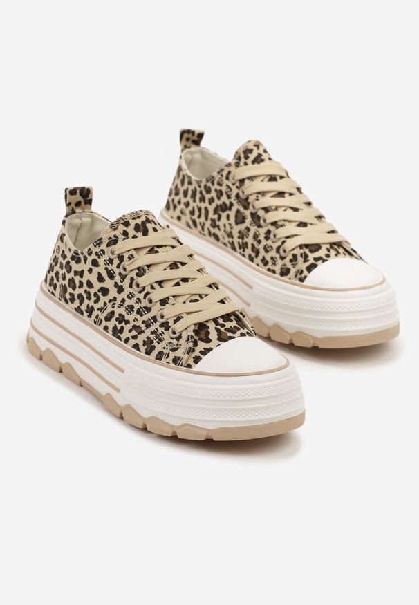 Born2be - Panterkowe Trampki na Grubej Podeszwie pod Kostkę Adsoria. Okazja: na co dzień. Zapięcie: sznurówki. Materiał: jeans. Styl: casual, klasyczny