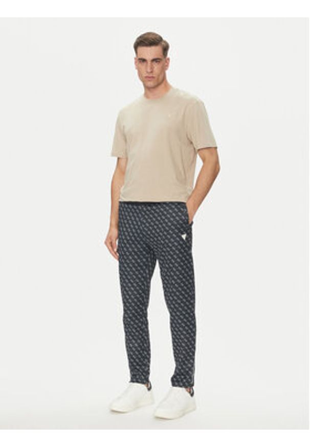 Guess Spodnie dresowe Korbin Z2BB05 FL04Q Czarny Regular Fit. Kolor: czarny. Materiał: bawełna