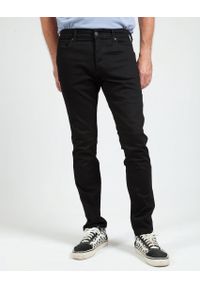 Wrangler - WRANGLER LARSTON MĘSKIE SPODNIE JEANSOWE BACK TO BLACK W18SHPP40