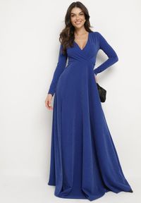 Born2be - Granatowa Rozkloszowana Sukienka z Dekoltem w Serek i Rozcięciem Zdobiona Metaliczną Nicią Emilandra. Typ kołnierza: dekolt w serek. Kolor: niebieski. Materiał: zamsz, materiał. Długość rękawa: długi rękaw. Wzór: aplikacja. Typ sukienki: kopertowe, rozkloszowane. Styl: wizytowy, klasyczny, elegancki #4