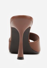 Renee - Brązowe Klapki na Szpilce Ozdobione Kwadratowym Noskiem Eudanassa. Okazja: na co dzień. Kolor: brązowy. Materiał: jeans. Wzór: aplikacja. Sezon: lato. Obcas: na szpilce. Styl: casual #7