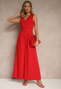 Renee - Czerwony Kombinezon o Taliowanym Kroju z Wiskozą i Paskiem Raliorea. Kolor: czerwony. Materiał: wiskoza. Styl: elegancki #4