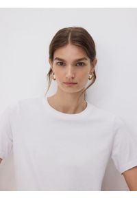 Reserved - T-shirt regular - biały. Kolor: biały. Materiał: bawełna, dzianina