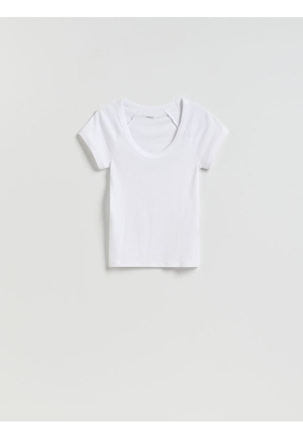 Reserved - T-shirt slim fit - biały. Kolor: biały. Materiał: elastan, bawełna, dzianina