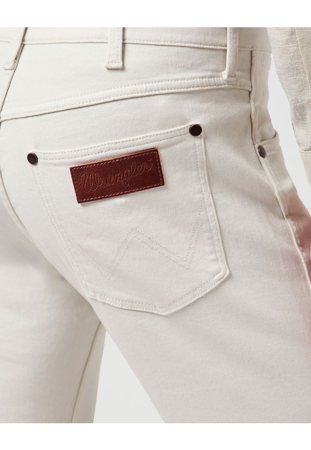 Wrangler - MESKIE SPODNIE MATERIALOWE WRANGLER GREENSBORO VAPOROUS GRAY 112362435