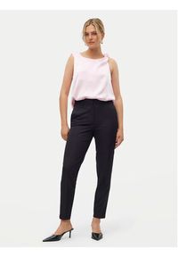 Vero Moda Chinosy Fenya 10313834 Czarny Tapered Fit. Kolor: czarny. Materiał: syntetyk