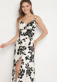 Born2be - Czarna Ażurowa Sukienka z Bawełny o Rozkloszowanym Kroju na Ramiączkach Nitaria. Okazja: na spacer, na co dzień, na imprezę. Typ kołnierza: dekolt w kształcie V. Kolor: biały. Materiał: bawełna. Długość rękawa: na ramiączkach. Wzór: ażurowy. Sezon: lato. Styl: casual #2