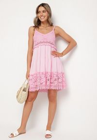 Born2be - Różowa Rozkloszowana Sukienka w Haftowany Wzór Mavironne. Okazja: na imprezę. Kolor: różowy. Wzór: haft. Styl: elegancki #3