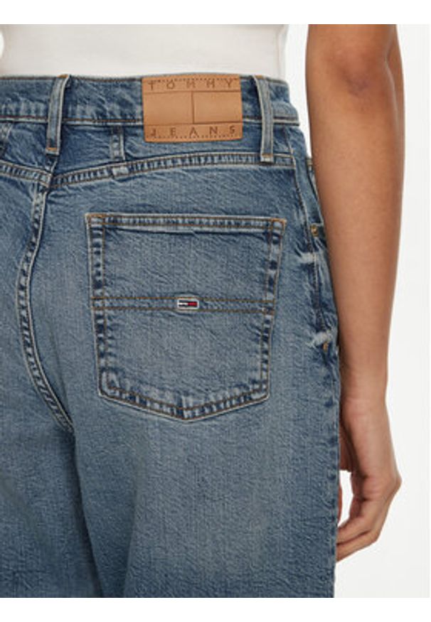 Tommy Jeans Jeansy DW0DW19768 Niebieski Mom Fit. Kolor: niebieski