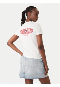 Tommy Jeans T-Shirt Wavy Flag DW0DW22274 Biały Regular Fit. Kolor: biały. Materiał: bawełna #1