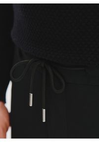 Pako Lorente - PAKO LORENTE – Czarne spodnie męskie. Kolor: czarny. Materiał: elastan, nylon. Wzór: gładki. Sezon: zima, jesień. Styl: klasyczny #6