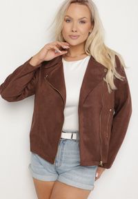 Born2be - Brązowa Kurtka Ramoneska z Imitacji Zamszu z Asymetrycznym Suwakiem Maisen. Kolekcja: plus size. Kolor: brązowy. Materiał: zamsz #7