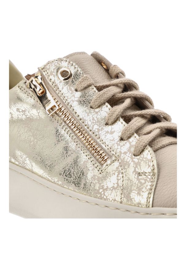 Beżowe Sneakersy Armodo Modne Obuwie Damskie. Zapięcie: sznurówki. Kolor: beżowy. Materiał: skóra. Szerokość cholewki: normalna. Wzór: aplikacja