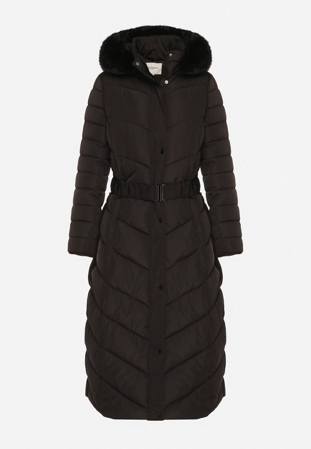 Born2be - Czarna Długa Kurtka Zimowa z Pikowaniem Paskiem i Kapturem z Futrem Retilma. Kolor: czarny. Materiał: futro. Długość: długie. Sezon: zima. Styl: elegancki