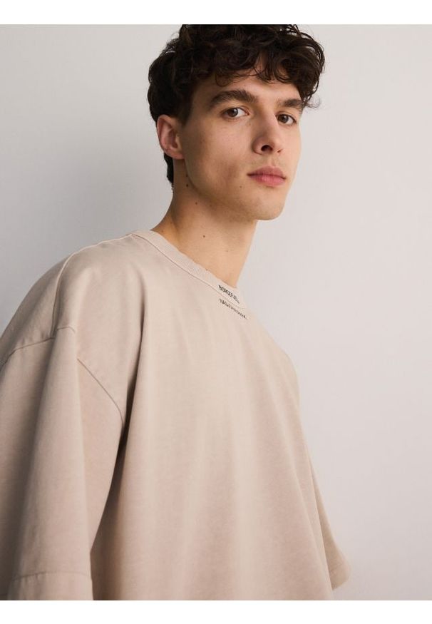 Reserved - T-shirt oversize - jasnoszary. Kolor: szary. Materiał: bawełna, dzianina