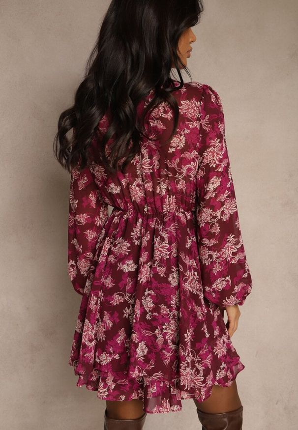 Renee - Bordowa Sukienka w Kwiatki o Rozkloszowanym Kroju z Bufiastymi Rękawami Zennea. Okazja: na co dzień, na spotkanie biznesowe. Typ kołnierza: dekolt w kształcie V. Kolor: czerwony. Materiał: poliester. Wzór: kwiaty. Typ sukienki: rozkloszowane, proste. Styl: biznesowy, klasyczny, casual, elegancki