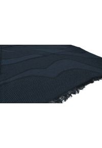 Lekki Szalik Wiosenno-Jesienny - Teer - Nieregularny Granatowy Wzór. Okazja: na spacer. Kolor: niebieski. Materiał: poliester, wiskoza. Sezon: wiosna, jesień. Styl: elegancki #2