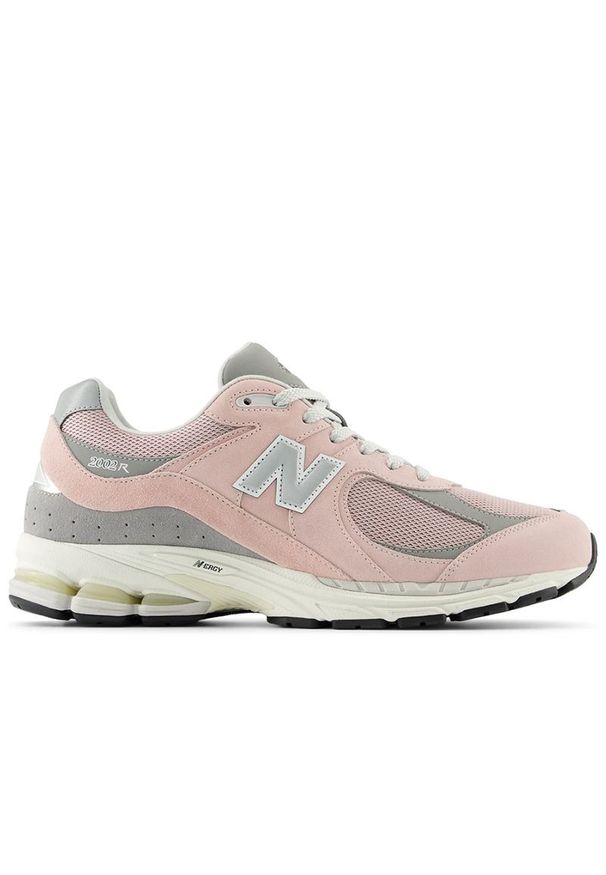 Buty New Balance M2002RFC - różowe. Okazja: na co dzień. Kolor: różowy. Materiał: zamsz, guma, skóra. Szerokość cholewki: normalna. Sport: bieganie