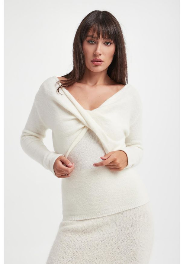 Komplet sweter + top damski GESTUZ