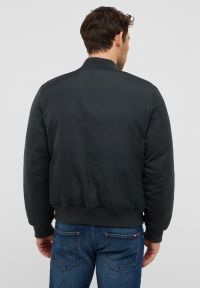 Męska Kurtka zimowa Mustang Style Byron Jet Black 1016892 4188. Sezon: zima #4