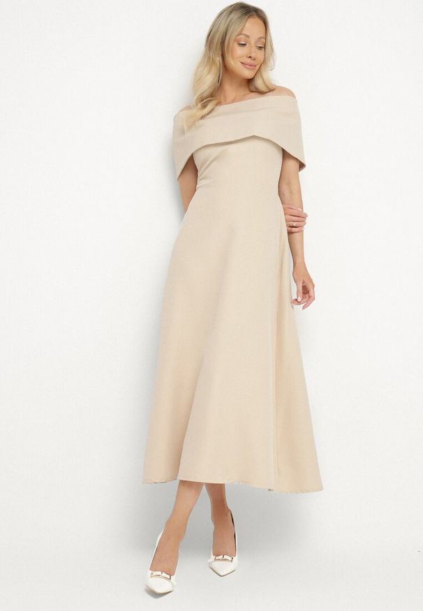 Born2be - Beżowa Sukienka o Rozkloszowanym Kroju na Ramiączkach z Wywijanym Dekoltem Jenathia. Okazja: na ślub cywilny, na imprezę, na wesele, na studniówkę. Kolor: beżowy. Długość rękawa: na ramiączkach