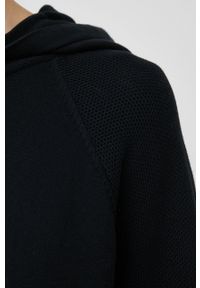 United Colors of Benetton sweter bawełniany damski kolor czarny lekki. Okazja: na co dzień. Typ kołnierza: kaptur. Kolor: czarny. Materiał: bawełna. Długość rękawa: raglanowy rękaw. Wzór: gładki. Styl: casual #5