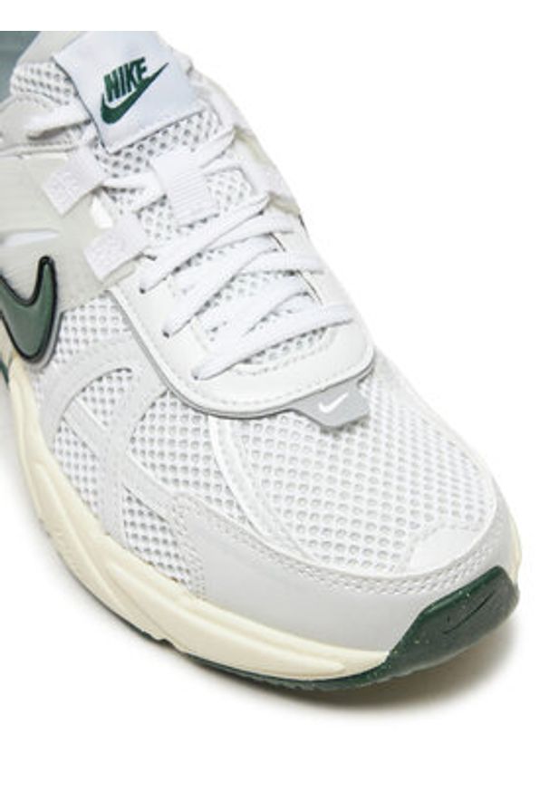 Nike Sneakersy V2k Run FD0736 101 Szary. Kolor: szary. Materiał: materiał. Sport: bieganie