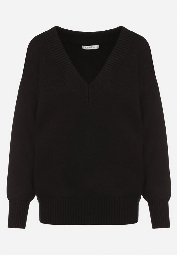 Born2be - Czarny Sweter z Kaszmirem z Dekoltem w Serek Plenae. Okazja: na co dzień. Typ kołnierza: dekolt w serek. Kolor: czarny. Materiał: kaszmir. Styl: elegancki, casual, klasyczny