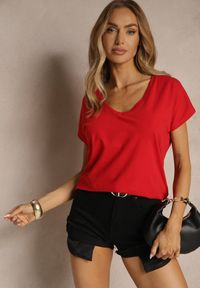 Renee - Czerwony T-shirt z Bawełny z Dekoltem w Serek Linithiela. Okazja: na co dzień. Typ kołnierza: dekolt w serek. Kolor: czerwony. Materiał: bawełna. Styl: casual #3