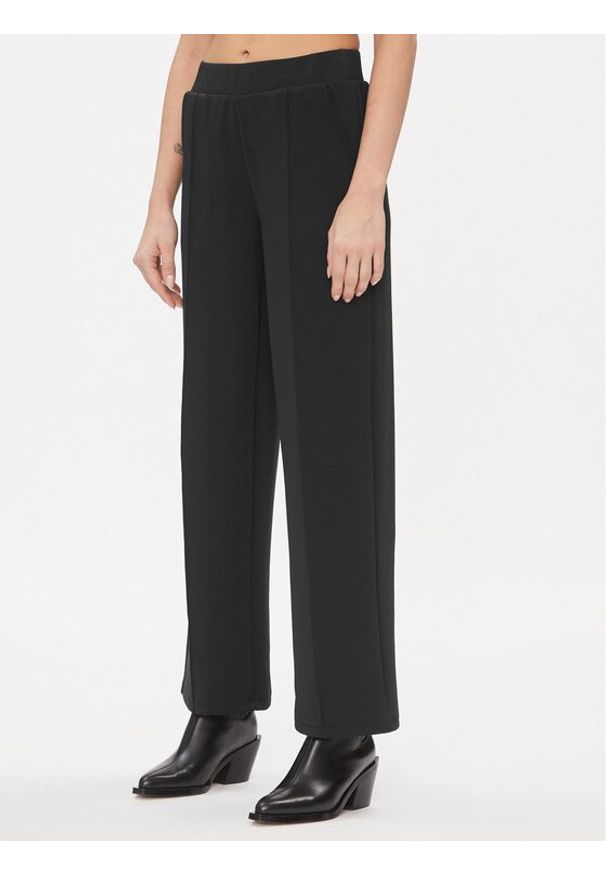 Vero Moda Spodnie materiałowe 10296830 Czarny Relaxed Fit. Kolor: czarny. Materiał: syntetyk