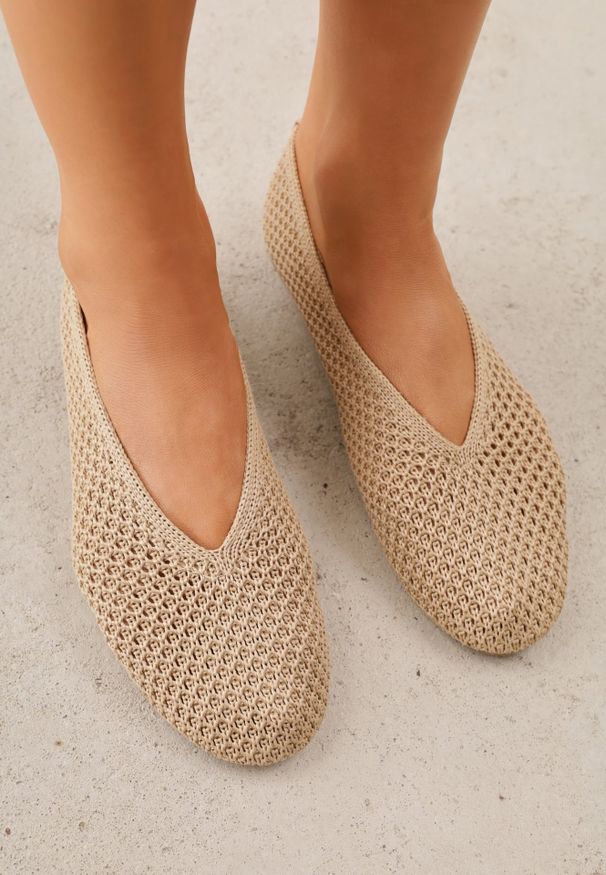 Renee - Ciemnobeżowe Balerinki VICES z Plecioną Cholewką Mahala. Okazja: na co dzień. Kolor: beżowy. Szerokość cholewki: normalna. Styl: boho, elegancki, casual