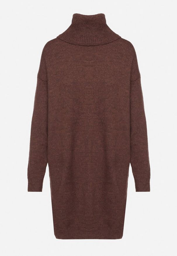 Born2be - Brązowa Sukienka Classificator. Okazja: na co dzień. Typ kołnierza: golf. Kolor: brązowy. Materiał: dzianina. Długość rękawa: długi rękaw. Sezon: zima, jesień. Typ sukienki: proste. Styl: casual