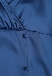 Born2be - Granatowa Sukienka Maxi na Ramiączkach z Głębokim Dekoltem Issabelle. Kolor: niebieski. Długość rękawa: na ramiączkach. Typ sukienki: kopertowe. Długość: maxi #8