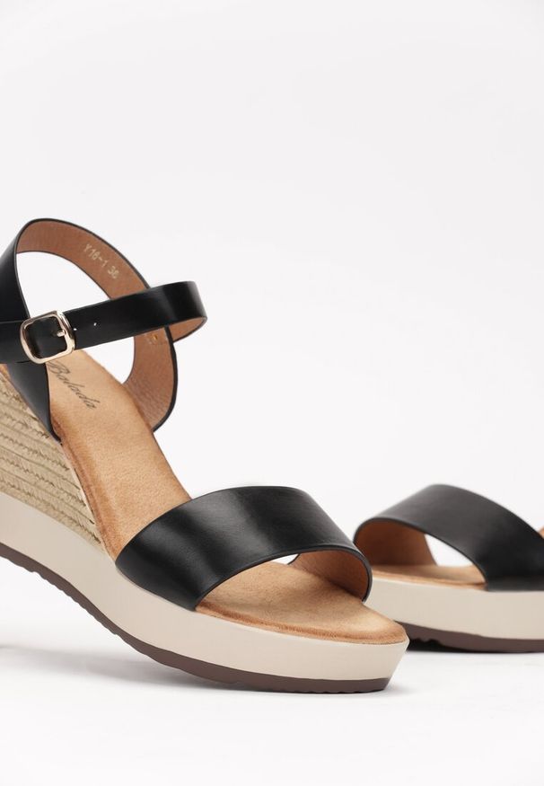 Born2be - Czarne Sandały na Koturnie Cynania. Kolor: czarny. Obcas: na koturnie. Styl: elegancki
