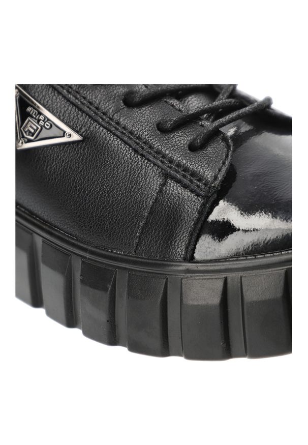 Czarne Sneakersy Filippo Modne Buty Damskie. Okazja: na co dzień. Kolor: czarny. Materiał: materiał