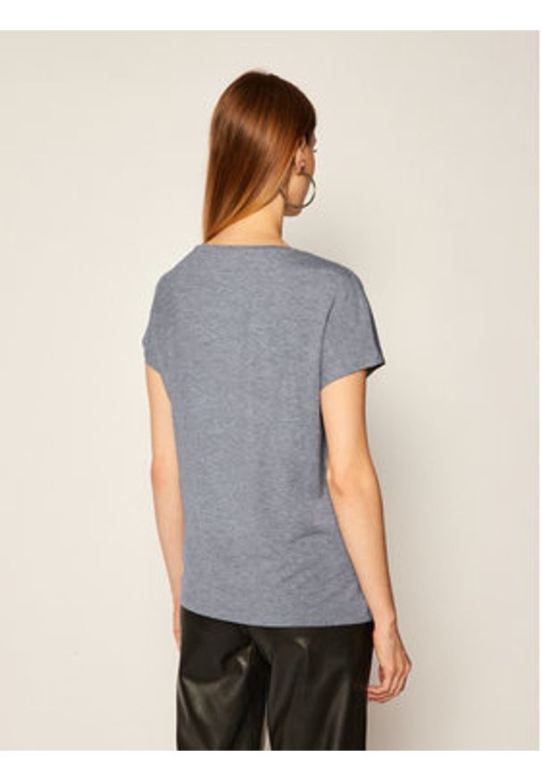 Guess T-Shirt Shelly W0YI95 K68D0 Szary Regular Fit. Kolor: szary. Materiał: wiskoza