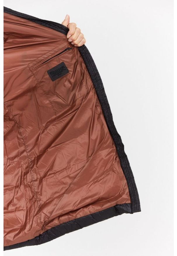 Blauer USA - BLAUER Czarna kurtka puchowa damska z odpinanym futrem jenota, Rozmiar S. Kolor: czarny. Materiał: puch, futro