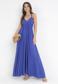 Born2be - Granatowa Rozkloszowana Sukienka Maxi z Wiązaniem na Szyi Cathenia. Kolor: niebieski. Długość: maxi #4