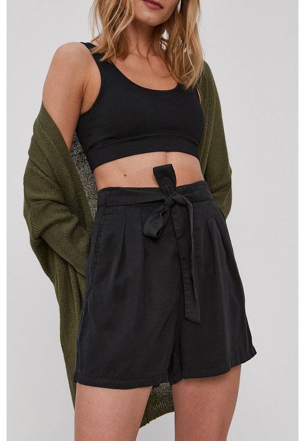 Vero Moda - Szorty. Okazja: na co dzień. Stan: podwyższony. Kolor: czarny. Materiał: dzianina. Styl: casual