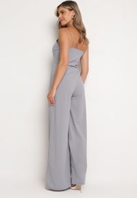 Born2be - Szary Kombinezon z Trójkątnym Dekoltem na Cienkich Ramiączkach Iliantia. Okazja: na co dzień. Kolor: szary. Długość rękawa: na ramiączkach. Długość: długie. Styl: casual #5