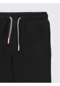 COCCODRILLO - Coccodrillo Spodnie dresowe ZC2120101FTK Czarny Regular Fit. Kolor: czarny. Materiał: bawełna, dresówka #3