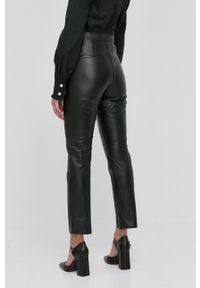 Custommade spodnie skórzane damskie kolor czarny proste high waist. Okazja: na co dzień. Stan: podwyższony. Kolor: czarny. Materiał: skóra. Styl: casual #3